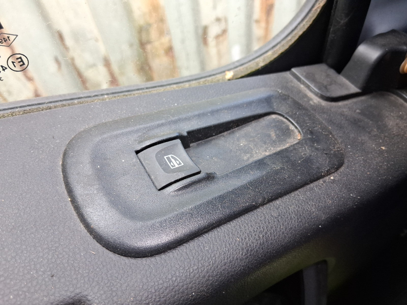 2024 RENAULT MASTER MK3 NSF PASSENGER SIDE FRONT LEFT WINDOW SWITCH