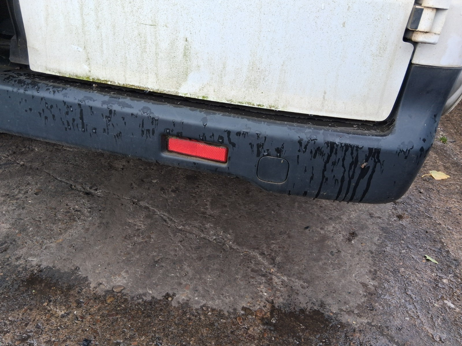 2018 NISSAN NV200 REAR COMPLETE BUMPER BLACK