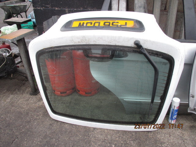 RENAULT MEGANE MK1 HATCHBACK 1996 REAR BOOT LID TAILGATE HATCH GLASS WIPER WHITE
