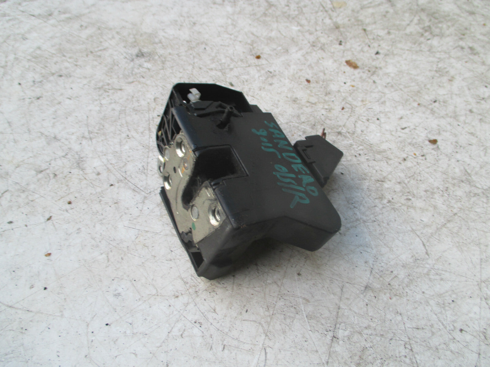 DACIA SANDERO 2015 MK2 OSR DRIVER SIDE REAR DOOR LOCK MECHNAISM