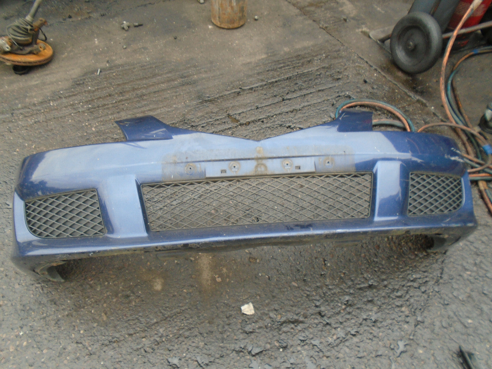 MAZDA PREMACY 2003 FRONT COMPLETE BUMPER BLUE