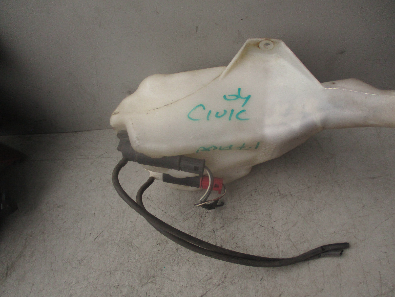 2004 HONDA CIVIC WINDSCREEN WASHER BOTTLE TANK & PUMP