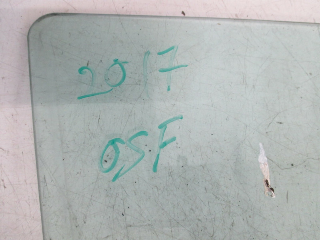NISSAN JUKE 2017 F15 OSF FRONT DRIVER SIDE DOOR WINDOW GLASS