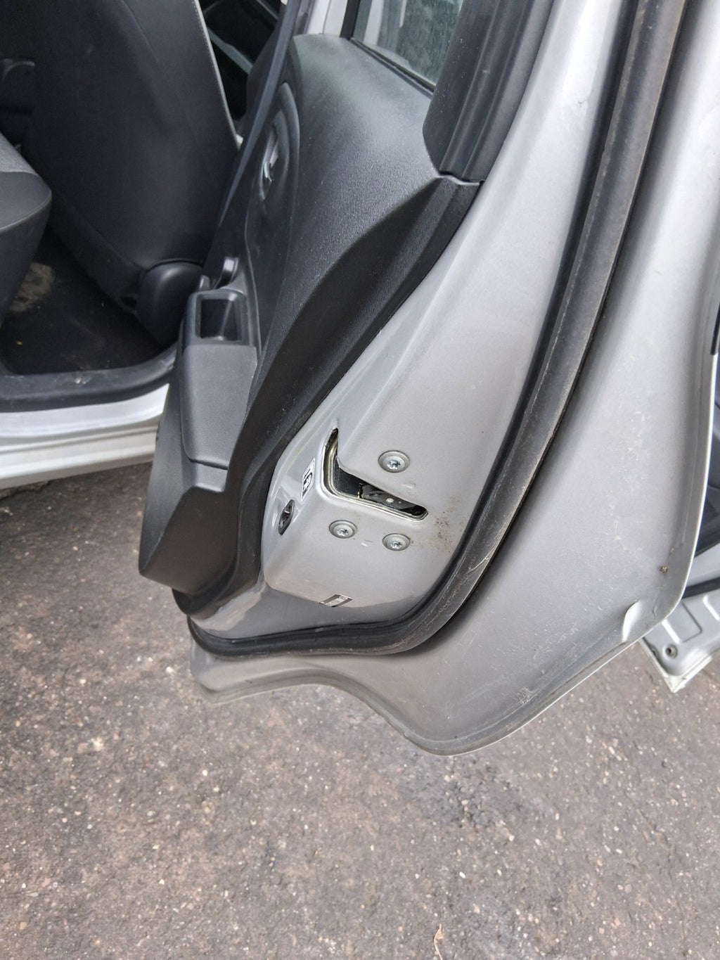 TOYOTA YARIS MK3 2019 OSR DRIVER SIDE REAR DOOR LOCK MECHANISM