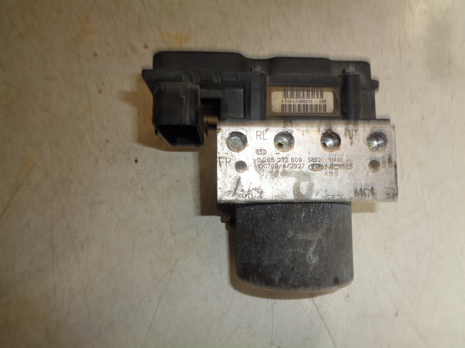 KIA CEED 2010 1.6 CRDI ABS PUMP & CONTROL MODULE 589201H400