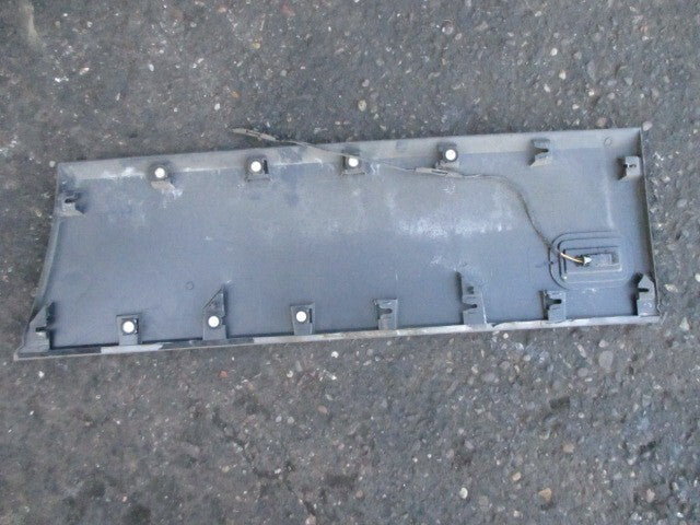 VOLKSWAGEN 2021 CRAFTER NSF PASSENGER SIDE FRONT LEFT TRIM MOULDING 7C3945061