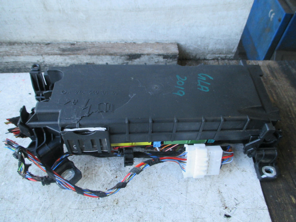 MERCEDES GLA MK1 X156 2019 PASSENGER SIDE FRONT FUSE BOX A2465400140