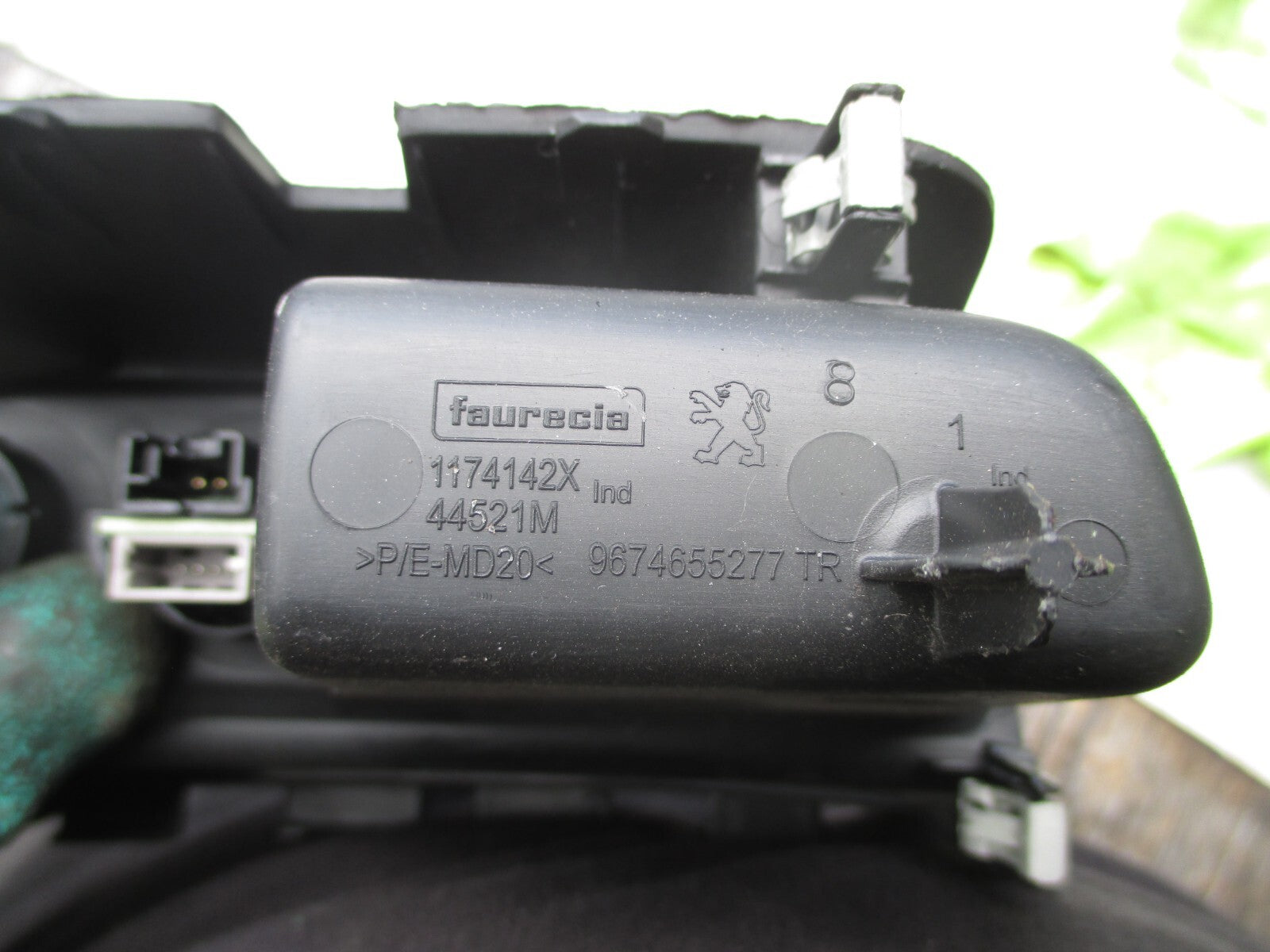 PEUGEOT 208 2016 AUX USB 12V VOLT SOCKET BLOCK TRIM 1174142X 9674655277