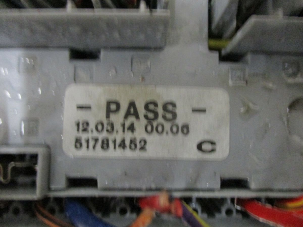 FORD KA MK2 1.2 PETROL 2014 UNDER BONNET FUSE RELAY BOX UNIT 51781452