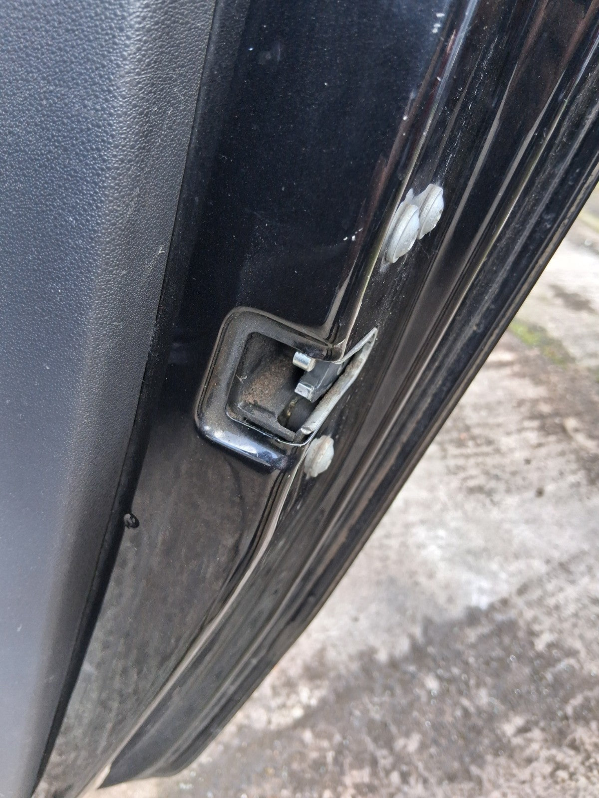 2011 VW VOLKSWAGEN FOX 3 DOOR OS DRIVER SIDE FRONT RIGHT DOOR LOCK MECHANISM