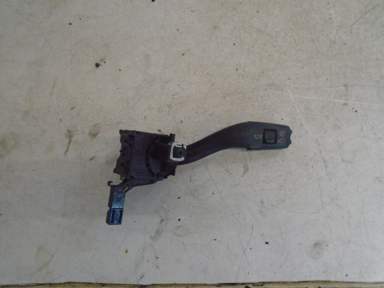 AUDI A3 2005 8P WIPER STALK ARM 8P0953519