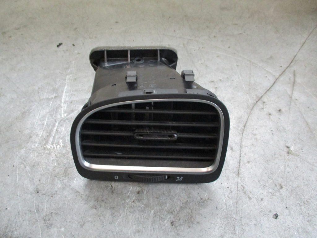 VOLKSWAGEN GOLF 5K MK6 NS PASSENGER SIDE HEATER AIR VENT 5K0819703K
