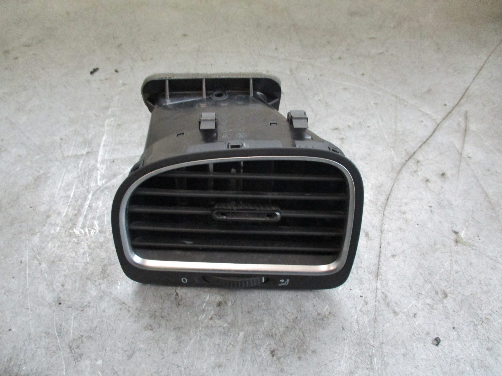 VOLKSWAGEN GOLF 5K MK6 NS PASSENGER SIDE HEATER AIR VENT 5K0819703K