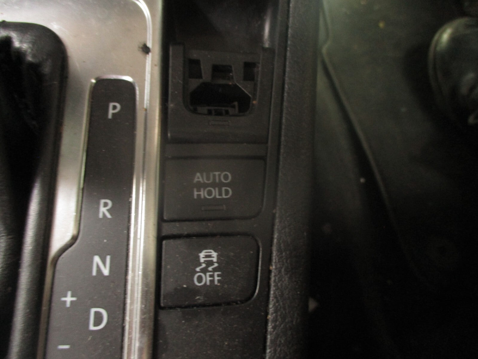 2012 VOLKSWAGEN PASSAT CC AUTOMATIC GEARSTICK SURROUND TRIM COVER & SWITCHES