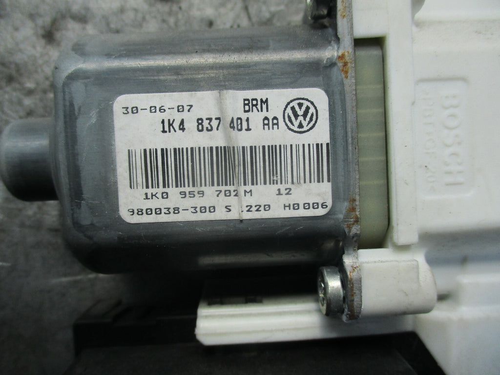 VW VOLKSWAGEN GOLF MK5 NSF NEAR PASSENGER SIDE FRONT WINDOW MOTOR 1K4837401AA