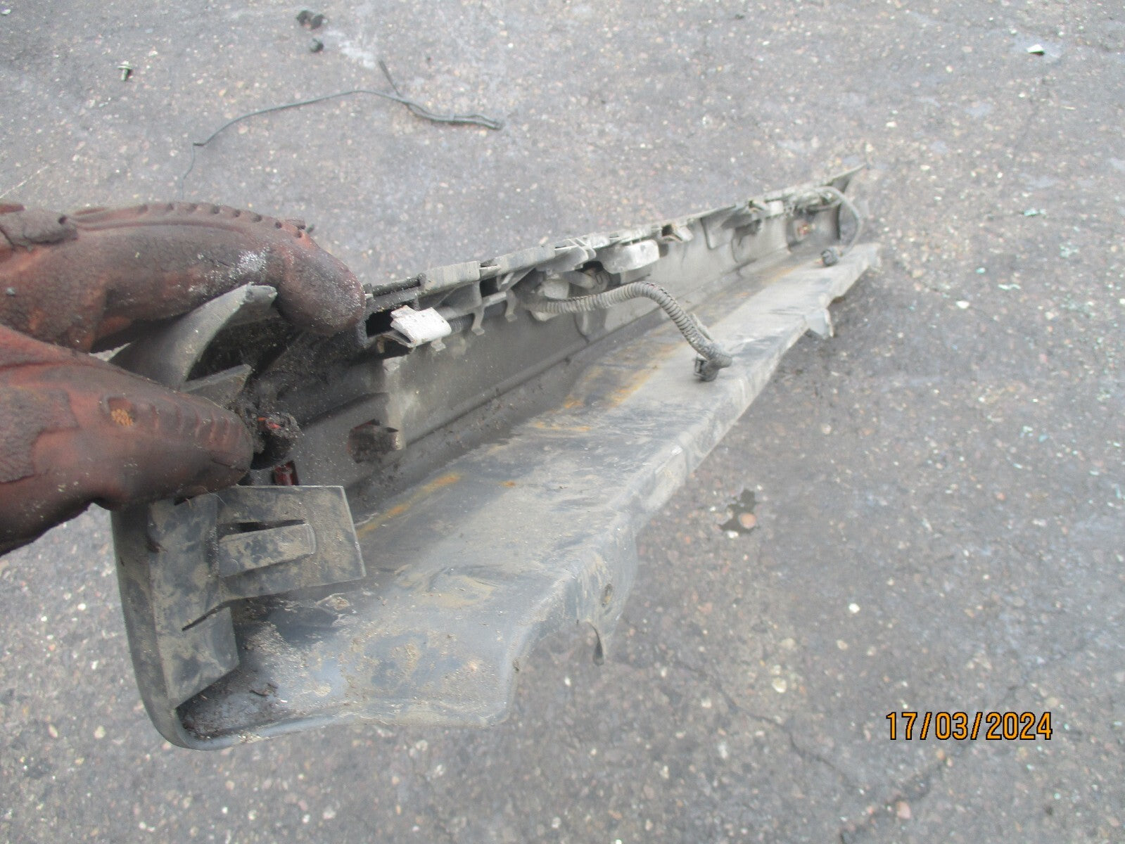 RENAULT TRAFIC X83 2012 FACELIFT REAR MIDDLE BUMPER PLASTIC