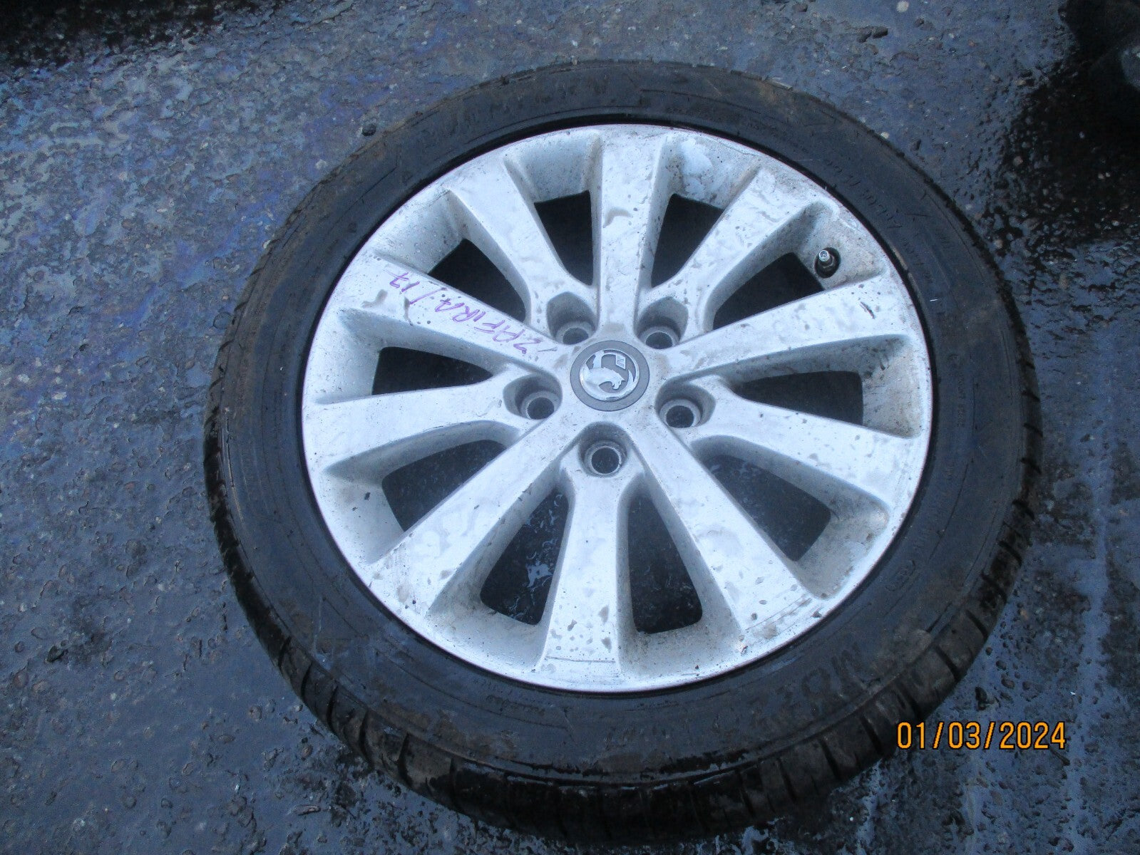 VAUXHALL ZAFIRA C 2017 17 INCH ALLOY WHEEL WITH TYRE 225/50R17