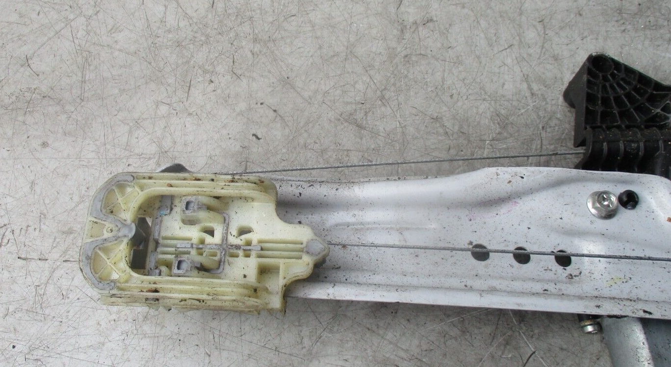 VAUXHALL CROSSLAND FRONT WINDOW MOTOR REGULATOR 0130824272