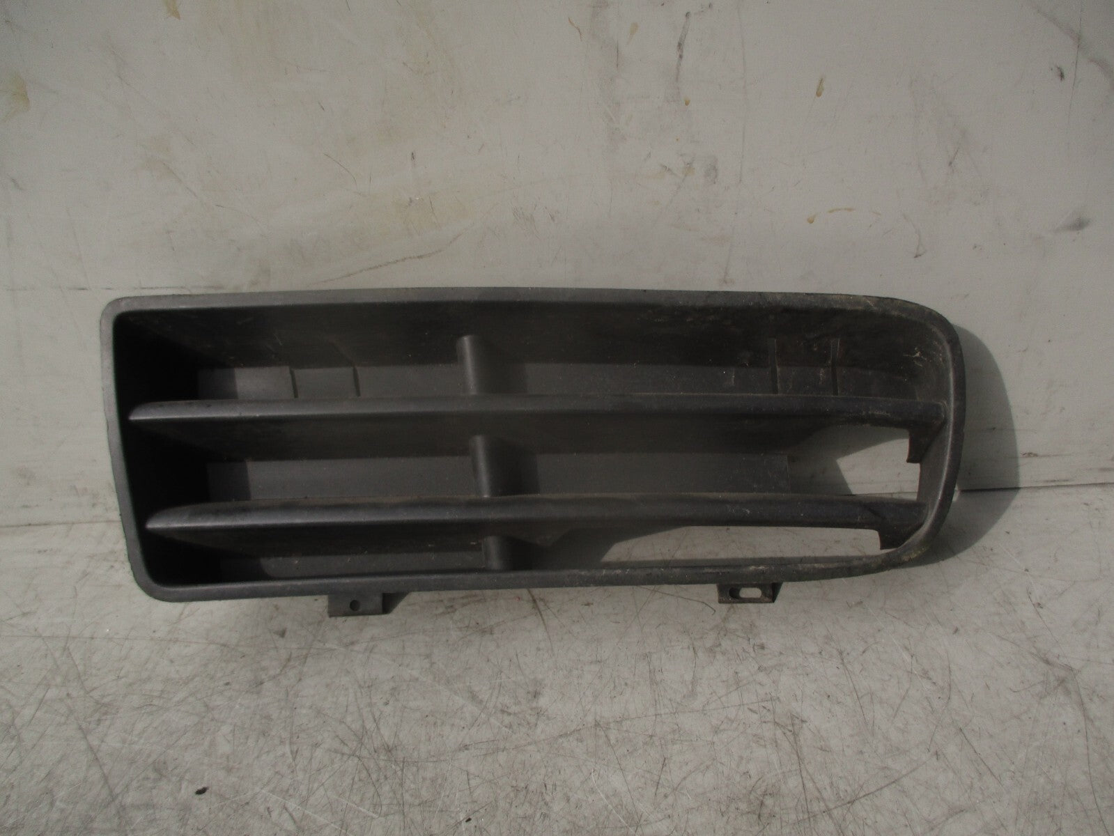 2001 VOLKSWAGEN GOLF MK4 NSF PASSENGER FRONT BUMPER FOG GRILL 1J0853665B