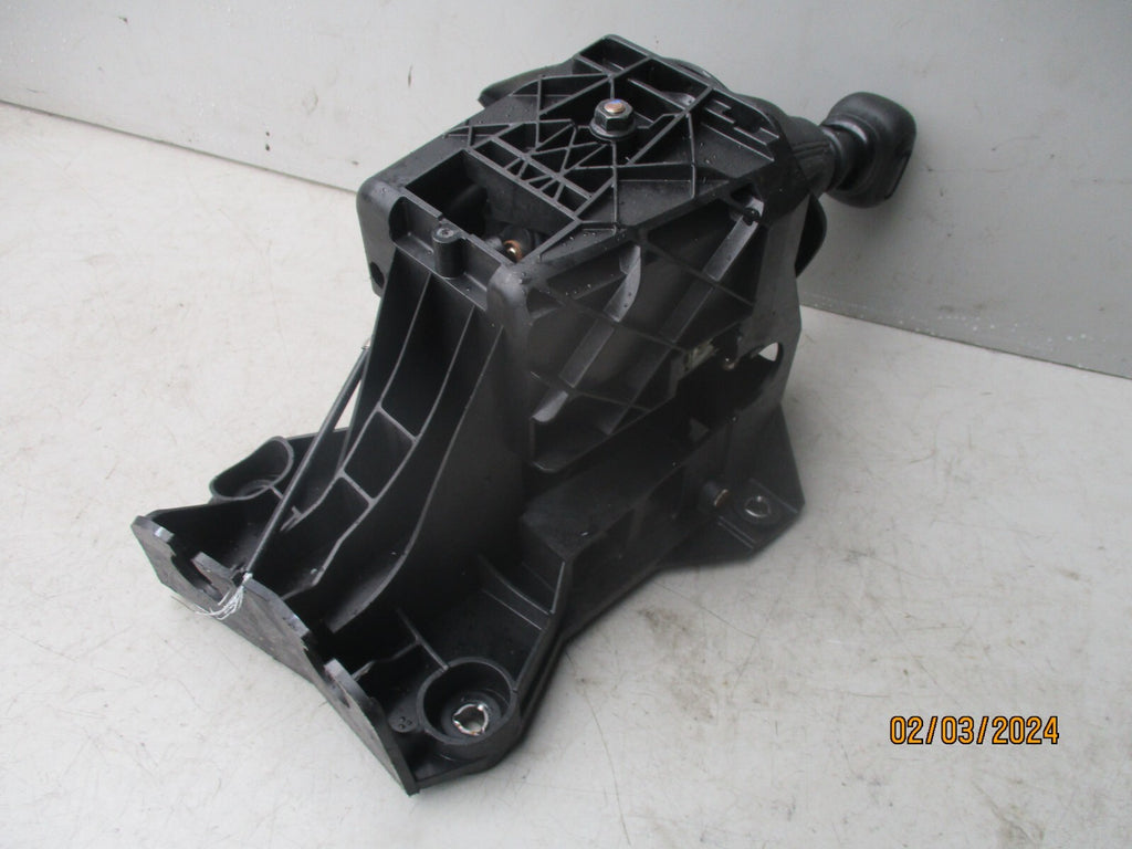 VAUXHALL VIVARO MK3 2021 6 SPEED MANUAL GEARSTICK GEARSHIFTER 9808544180