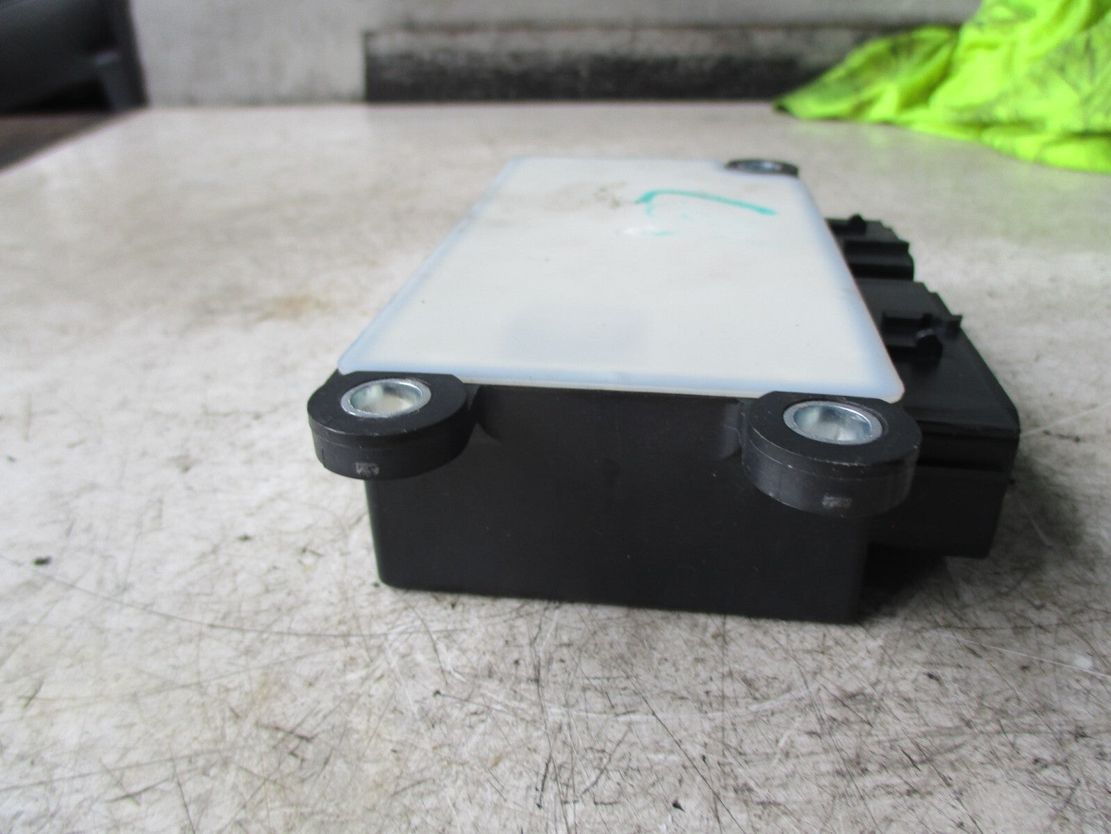 VAUXHALL CORSA E AIRBAG CONTROL MODULE 13597092