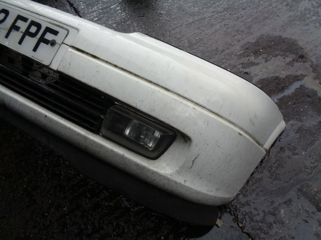 VAUXHALL ASTRA MK4 2002 FRONT BUMPER WITH FOG LAMP IN WHITE