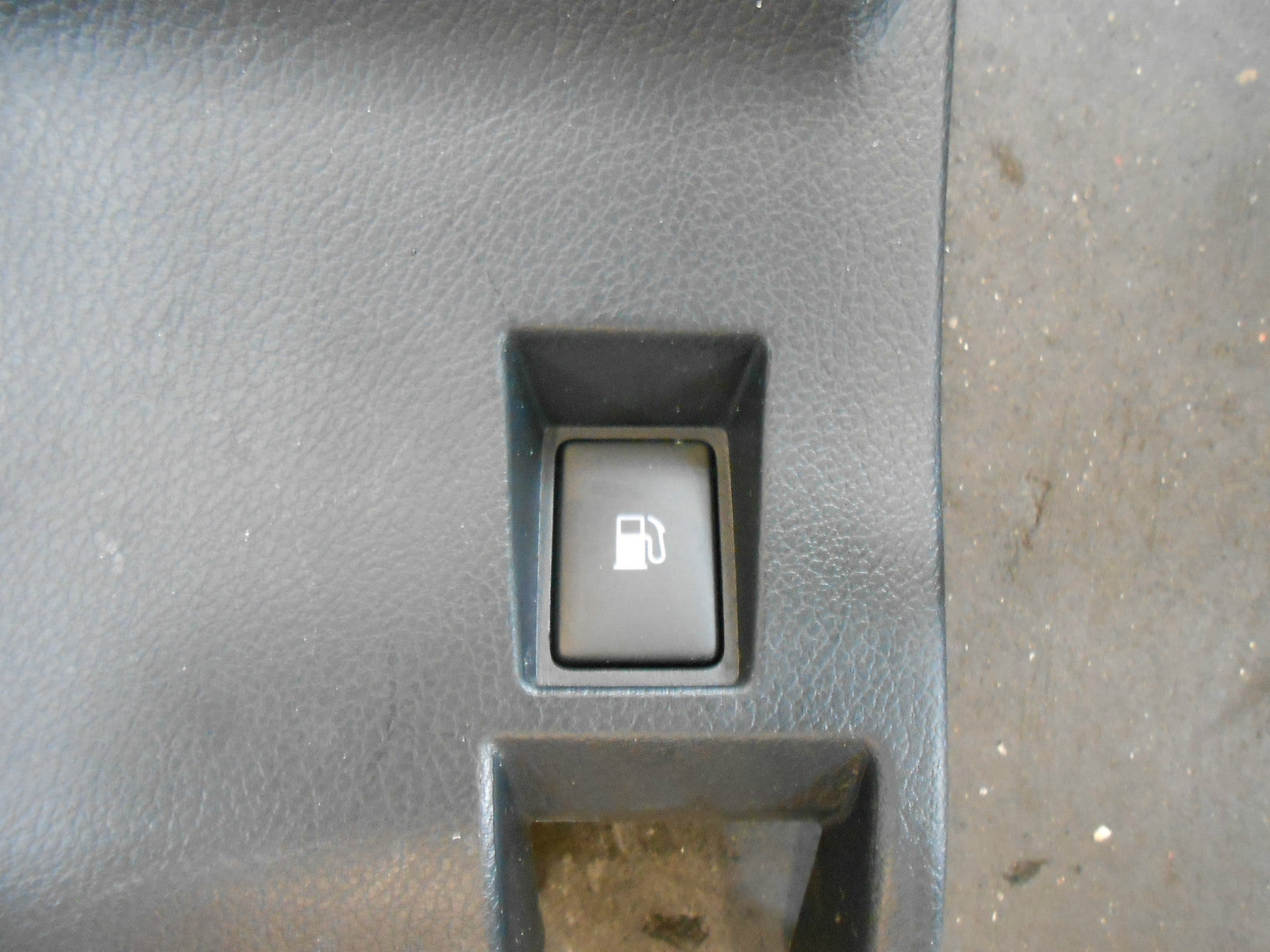 LEXUS CT200h 2014 1.8 HYBRID OS DRIVER SIDE LOWER DASH TRIM & MIRROR SWITCH