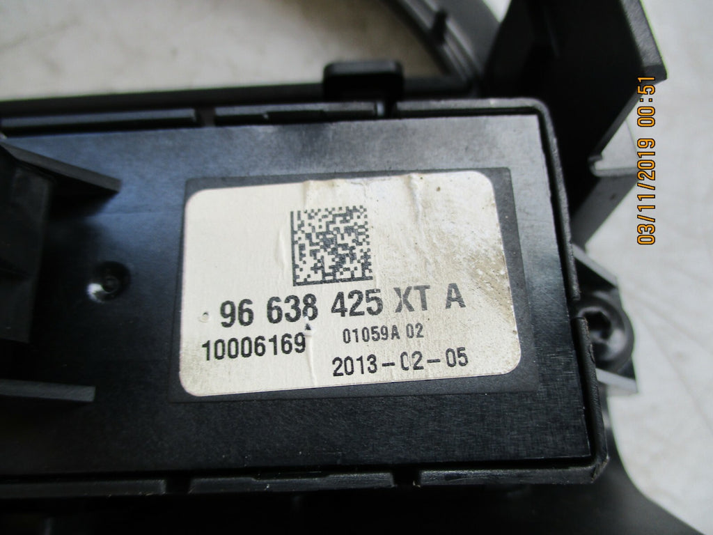 PEUGEOT 3008 HAZARD SWITCH CENTRE CONSOLE SWITCHES & AIR VENT TRIM 96638425XTA
