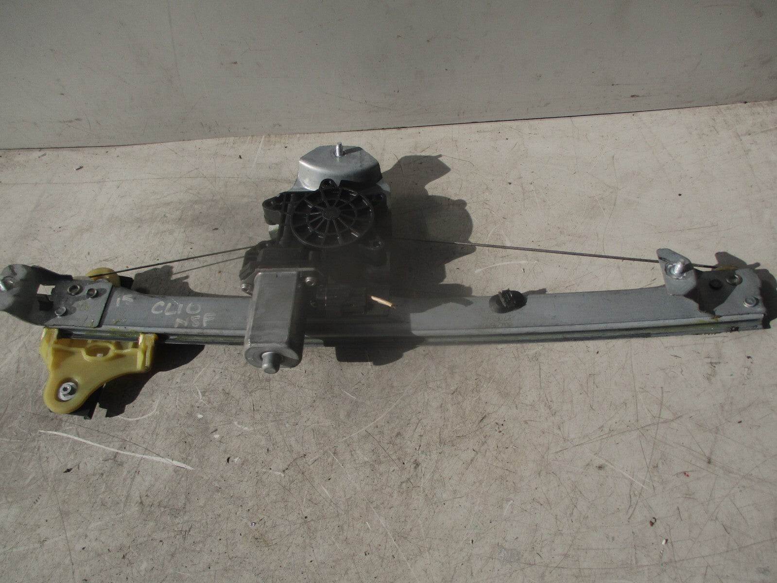 2015 RENAULT CLIO MK4 NSF PASSENGER FRONT WINDOW MOTOR & REGULATOR 807213867R