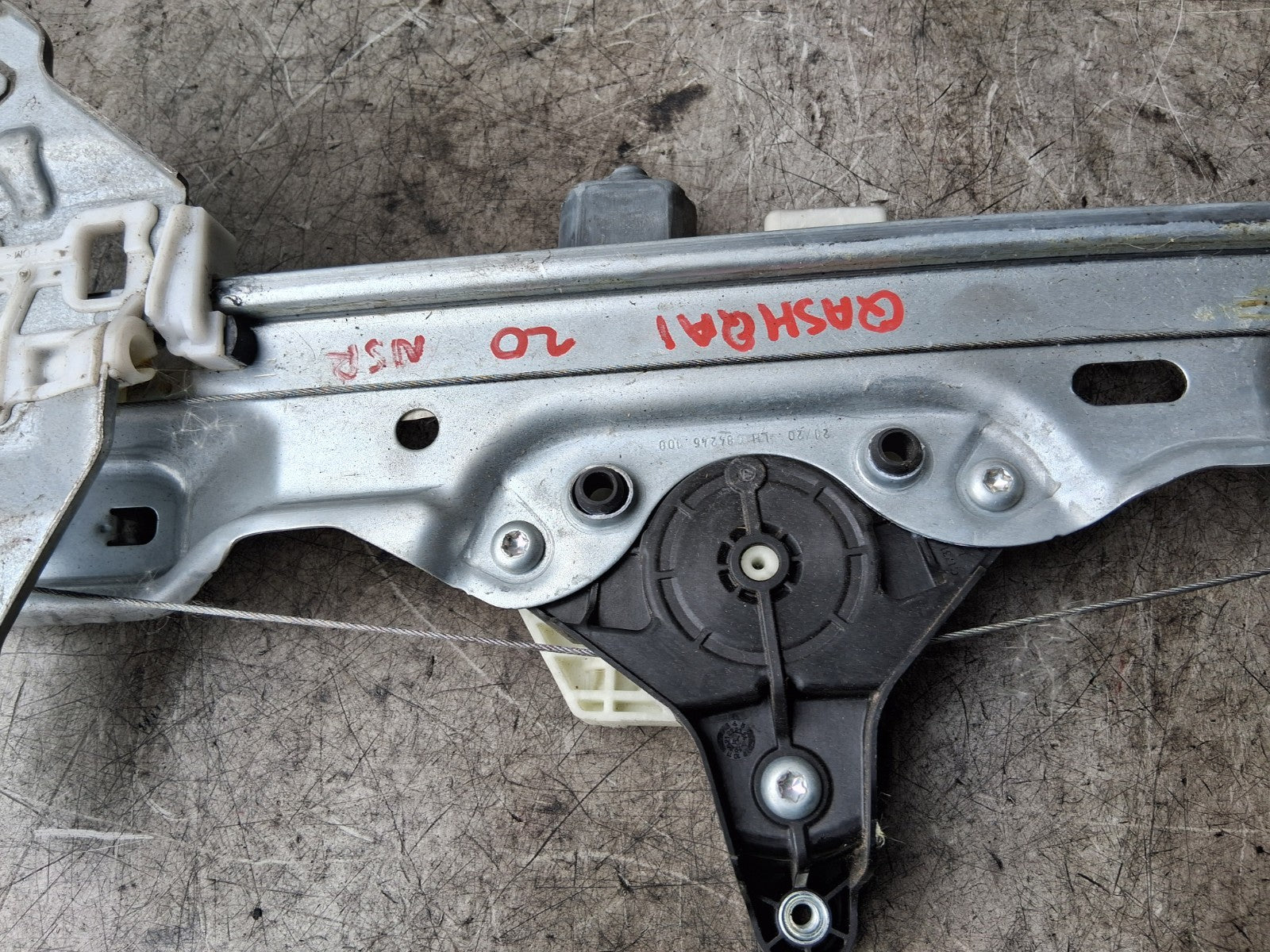2020 NISSAN QASHQAI J11 MK2 NSR PASSENGER SIDE WINDOW MOTOR REGULATOR 82701HVOOC