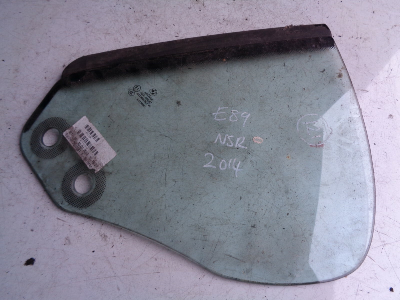 BMW Z4 ROADSTER REAR LEFT SIDE QUARTER WINDOW GLASS