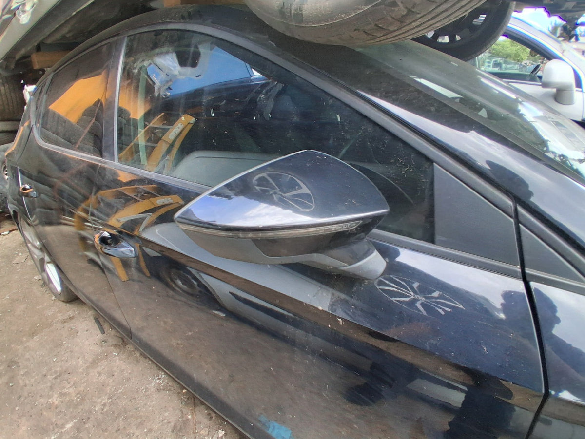2015 SEAT LEON FR MK3 OSF DRIVER SIDE FRONT WING MIRROR MIDNIGHT BLACK LY9T