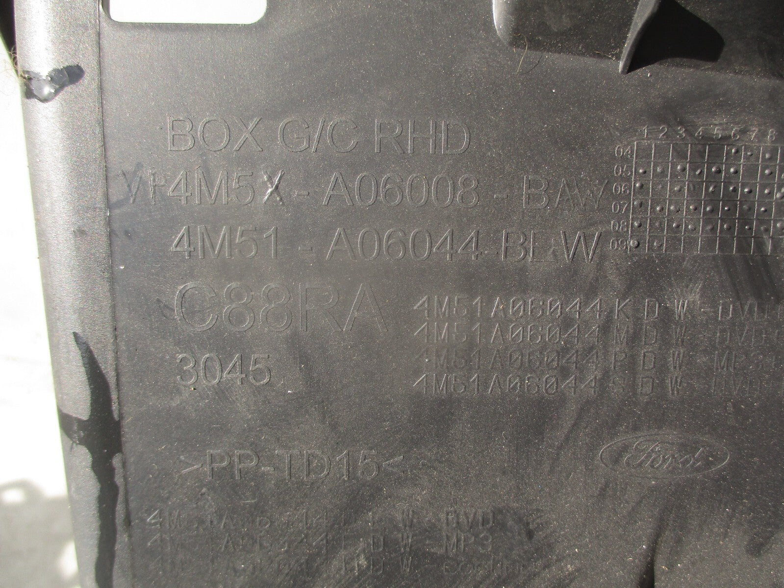 2009 FORD FOCUS MK2 INTERIOR GLOVEBOX COMPARTMENT 4M51A06044