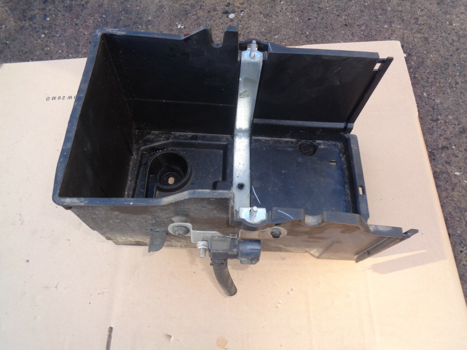 FORD FOCUS MK3 2017 5 DOOR HATCHBACK BATTERY BOX AM5110726E