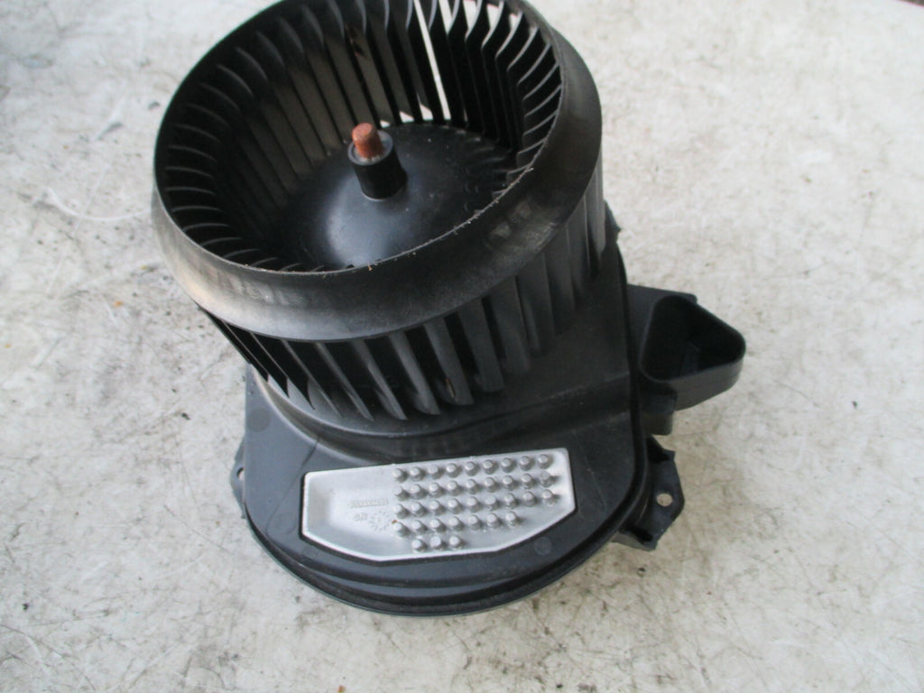 MERCEDES GLA MK1 X156 2019 HEATER BLOWER MOTOR UNIT A2469062501