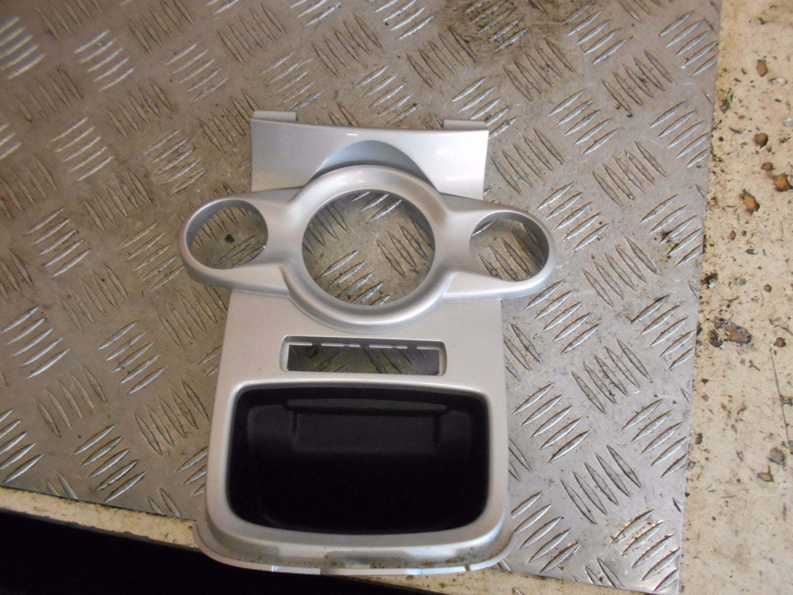 FORD FIESTA 2012 MK8 HEATER CONTROL SURROUND TRIM SILVER 8A61-18D422-BGW