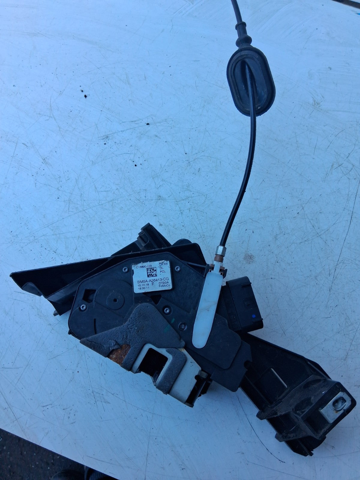 FORD MONDEO 2018 NSR NEAR PASSENGER LEFT SIDE DOOR LOCK ASSEMBLY DS73F264A53BB