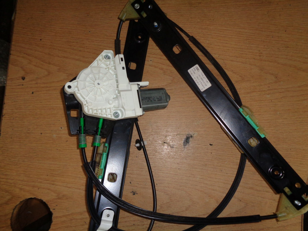 AUDI A1 2017 8X N/S/F PASSENGER SIDE FRONT WINDOW REGULATOR AND MOTOR 8K0959801C