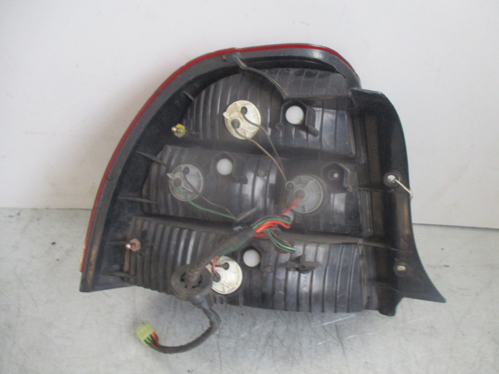 Kia Shuma used os driver rear lamp light with bulb holders RH 96-01 OK2B151140