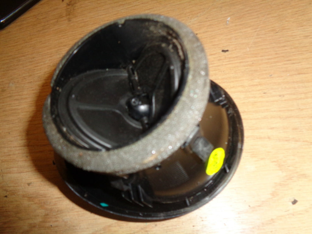 AUDI A1 2015 8X 1.0 TFSI  MIDDLE CENTRE DASH AIR VENT 8X2820951