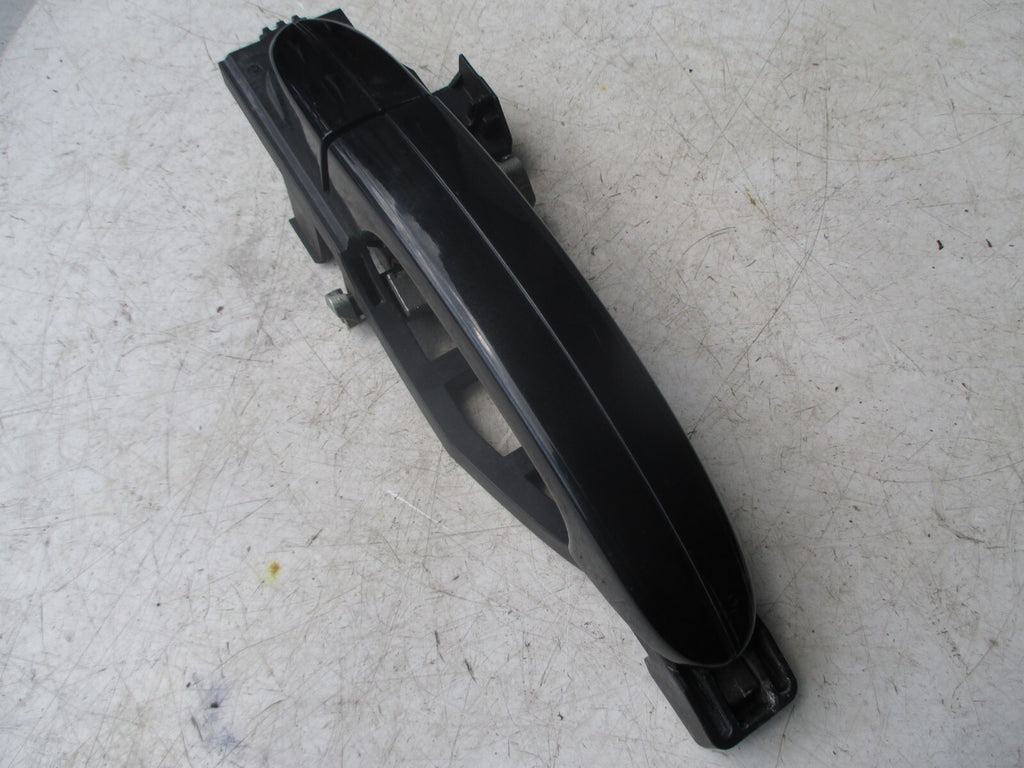 FORD MONDEO MK4 2010 NSF PASSENGER SIDE FRONT EXTERIOR DOOR HANDLE BRACKET BLACK