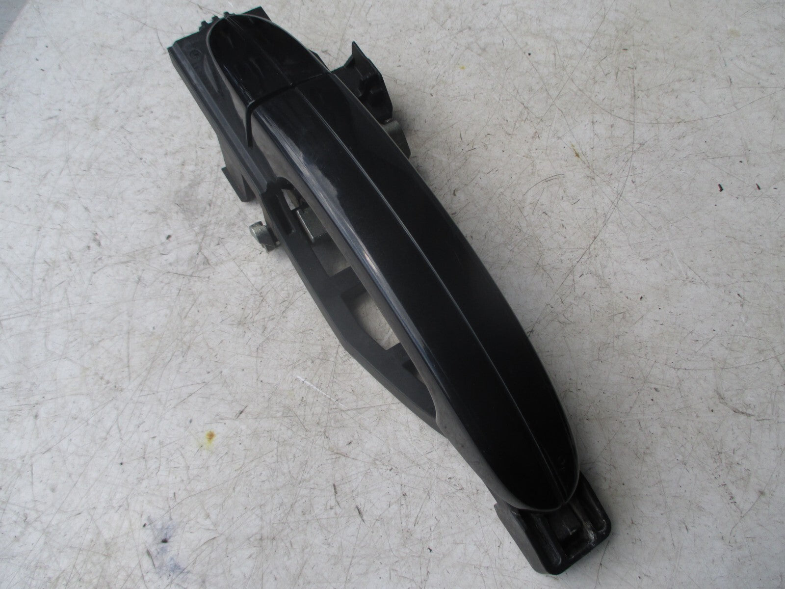 FORD MONDEO MK4 2010 NSF PASSENGER SIDE FRONT EXTERIOR DOOR HANDLE BRACKET BLACK