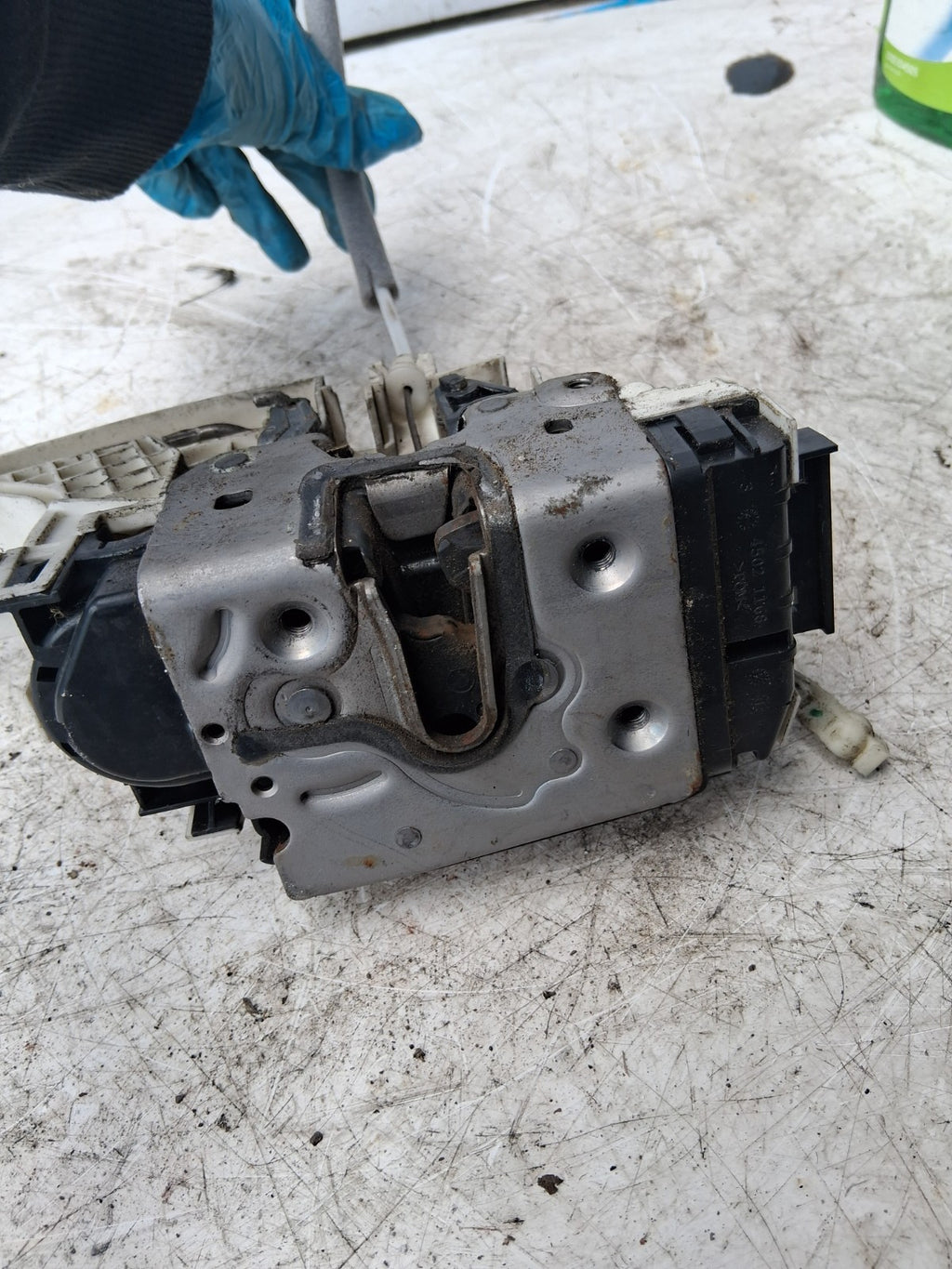 2006 MERCEDES SPRINTER OSF DRIVER SIDE FRONT DOOR LOCK MECH A9067201835