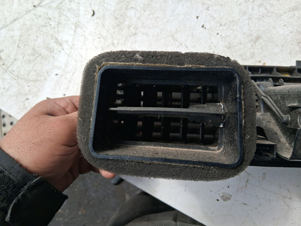 2016 VOLVO V40 DASH CENTER DOUBLE AIR VENT AND HAZARD SWITCH
