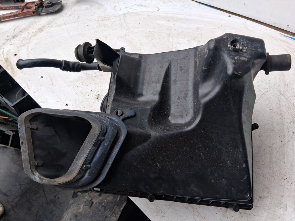2013 VAUXHALL ASTRA J ESTATE AIR FILTER HOUSING BOX