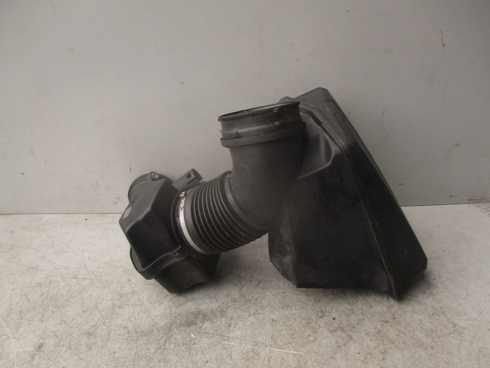 2019 BMW 3 SERIES G20 2.0 DIESEL AIR INTAKE RESONATOR BOX 8580432