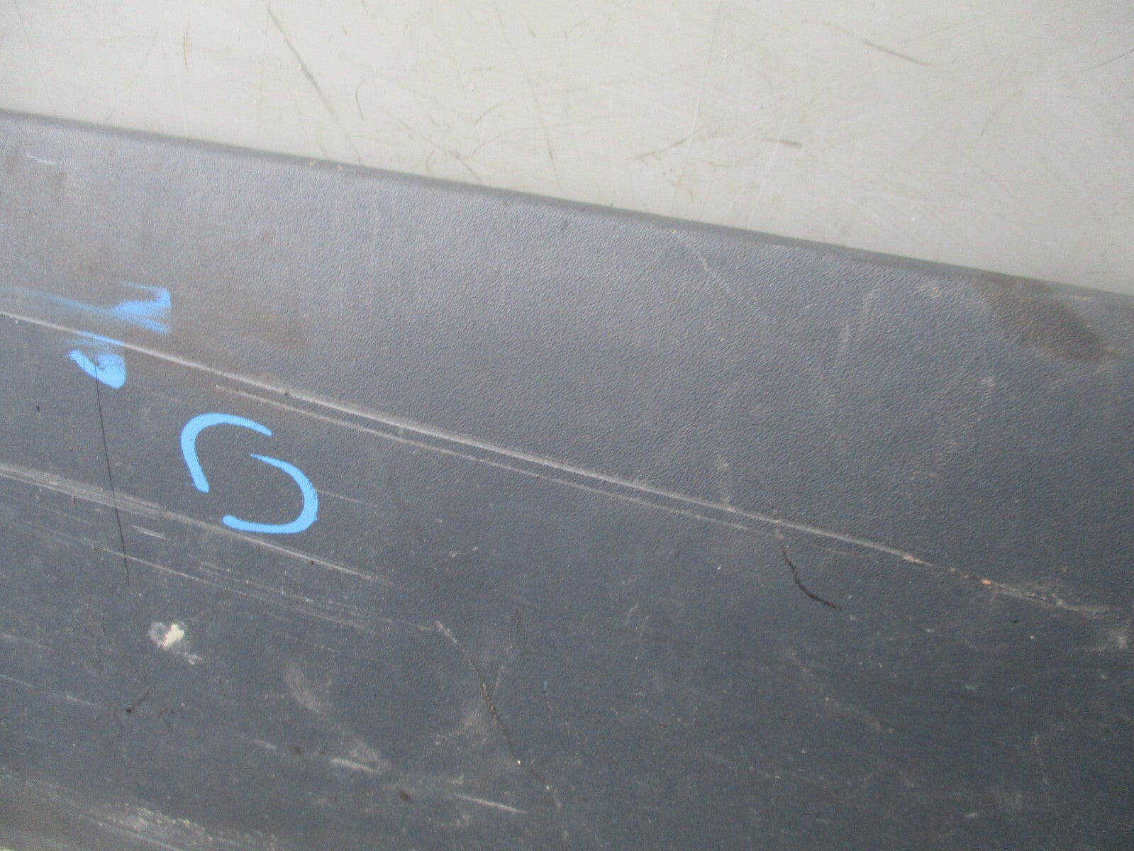 MERCEDES BENZ SPRINTER W907 2019 OSR DRIVER SIDE REAR MOULDING TRIM A9106907200