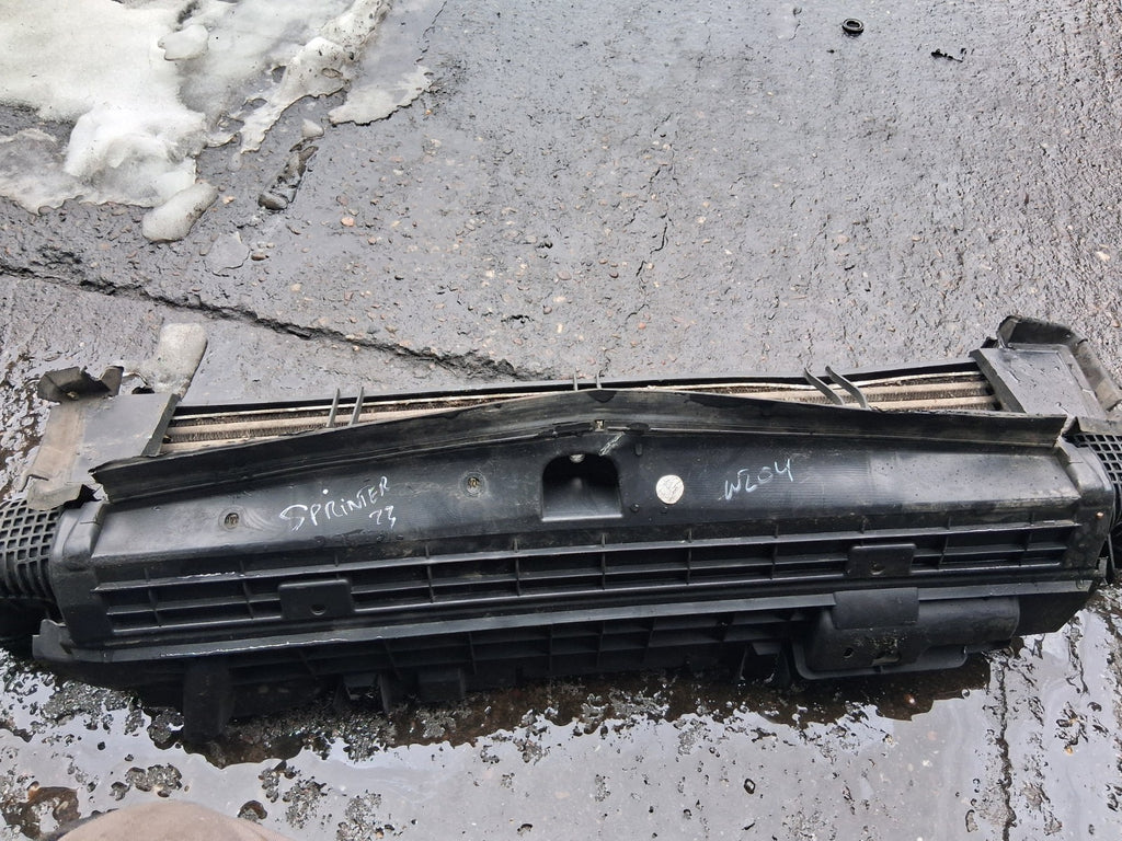 2009 MERCEDES BENZ C CLASS W204 INTER COOLER A2045000200