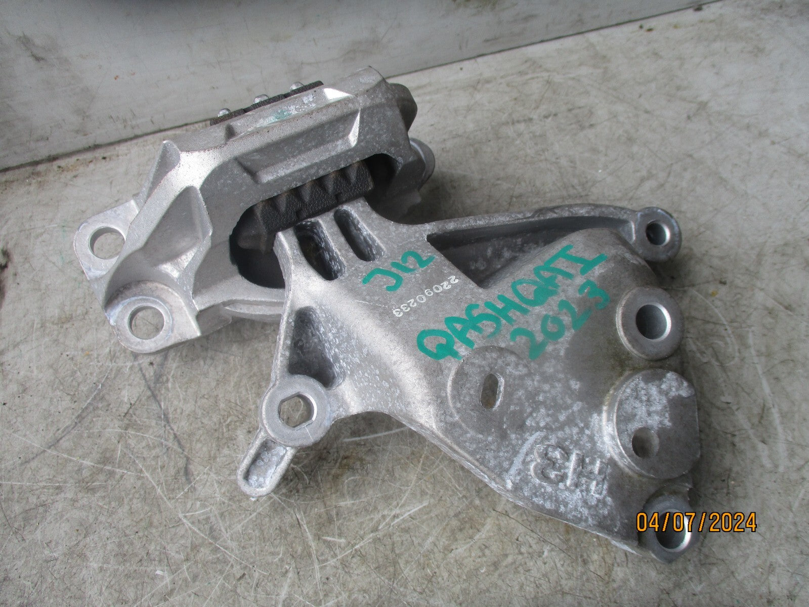 NISSAN QASHQAI J12 2023 1.3 PETROL OS DRIVER SIDE FRONT ENGINE MOUNT 112326UB0A