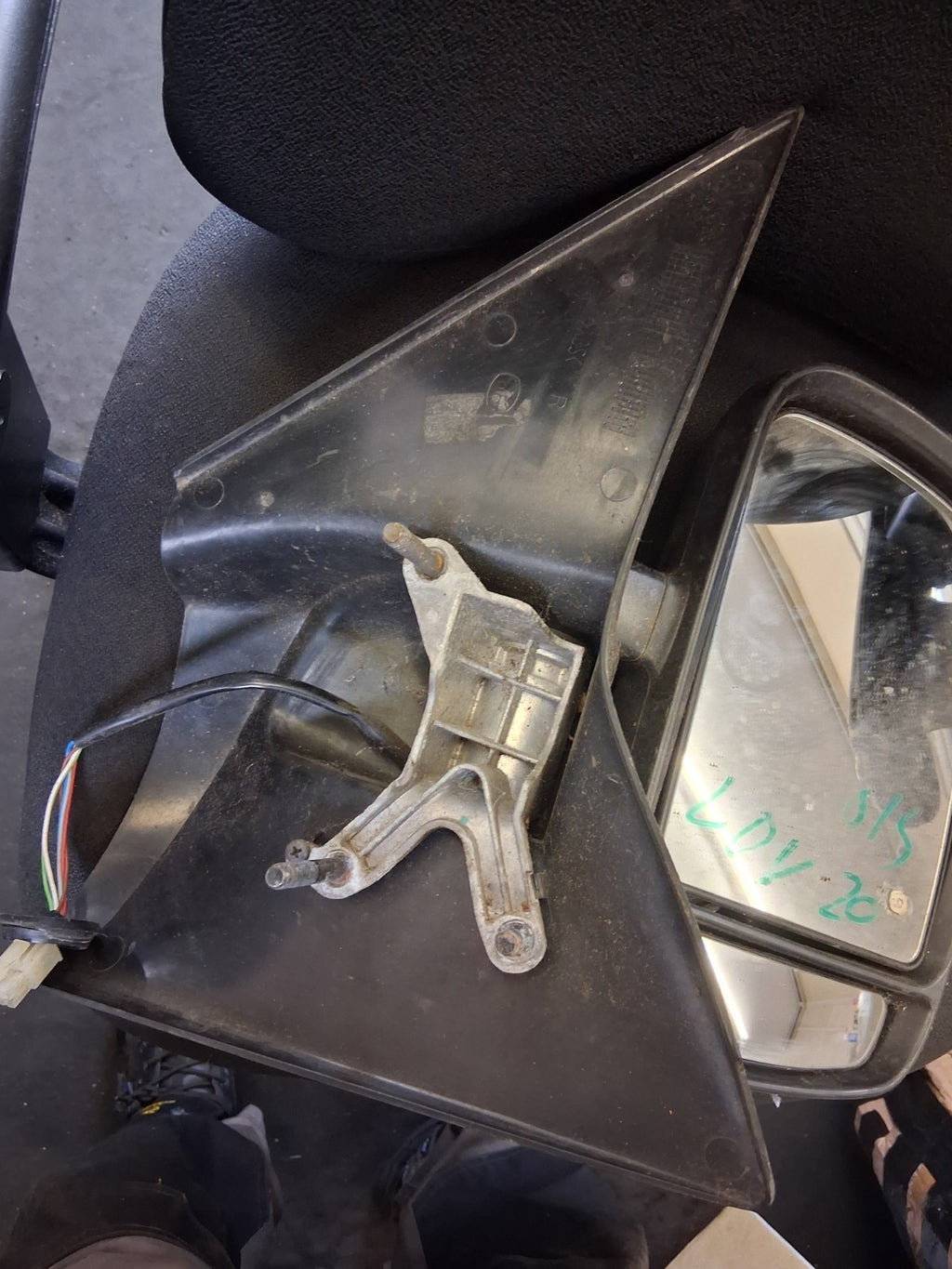 2020 SAIC LDV V80 OSF DRIVER SIDE FRONT RIGHT WING MIRROR